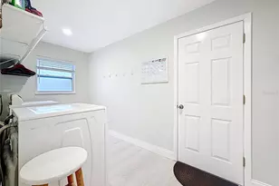 2400 Granada Cir W, Saint Petersburg, FL 33712 - Photo 37