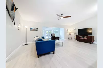 2400 Granada Circle W, Saint Petersburg, FL 33712 - Photo 13