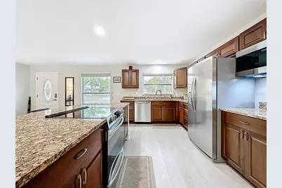 2400 Granada Circle W, Saint Petersburg, FL 33712 - Photo 11
