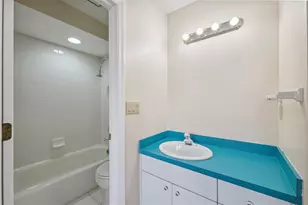 1906 Gulfview Dr, Holiday, FL 34691 - Photo 47