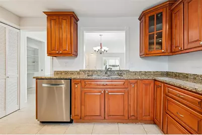 10375 Carrollwood Lane #332, Tampa, FL 33618 - Photo 7