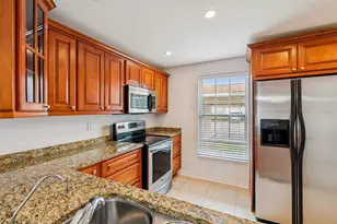 10375 Carrollwood Ln, Tampa, FL 33618 - Photo 9