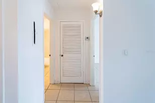 2876 Somerset Park Dr, Tampa, FL 33613 - Photo 13