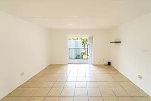 2876 Somerset Park Dr, Tampa, FL 33613 - Photo 9