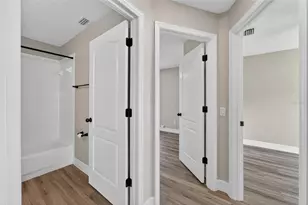 523 Napa Valley Cir, Valrico, FL 33594 - Photo 13