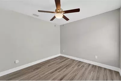 523 Napa Valley Circle, Valrico, FL 33594 - Photo 17