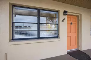 5925 Terrace Park Dr N, Saint Petersburg, FL 33709 - Photo 3