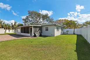 699 Pinellas Point Dr S, Saint Petersburg, FL 33705 - Photo 15