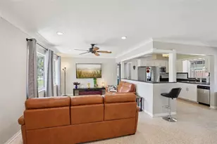 699 Pinellas Point Dr S, Saint Petersburg, FL 33705 - Photo 3