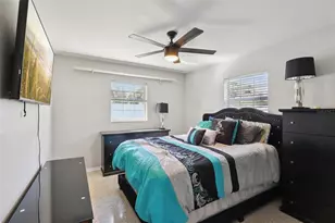 699 Pinellas Point Dr S, Saint Petersburg, FL 33705 - Photo 11