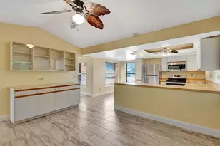 5017 80th Ave Cir E, Sarasota, FL 34243 - Photo 11