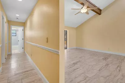 5017 80th Avenue Circle E, Sarasota, FL 34243 - Photo 11