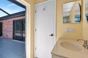 5017 80th Ave Cir E, Sarasota, FL 34243 - Photo 23