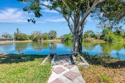 5017 80th Avenue Circle E, Sarasota, FL 34243 - Photo 3
