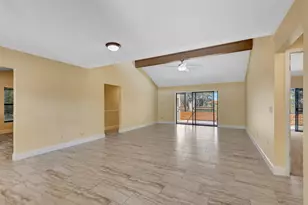 5017 80th Ave Cir E, Sarasota, FL 34243 - Photo 5