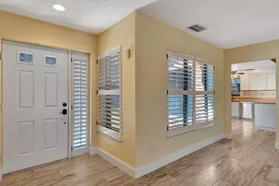 5017 80th Avenue Circle E, Sarasota, FL 34243 - Photo 5