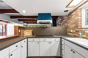 1239 Alcazar Way S, Saint Petersburg, FL 33705 - Photo 17