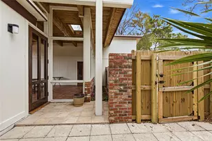 1239 Alcazar Way S, Saint Petersburg, FL 33705 - Photo 1