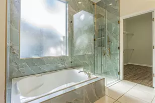 4106 Imperial Eagle Dr, Valrico, FL 33594 - Photo 9