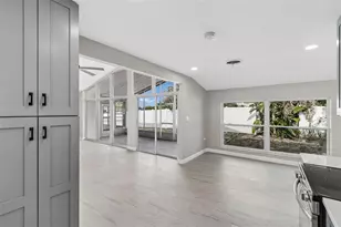 729 Spanish Main Dr, Apollo Beach, FL 33572 - Photo 5