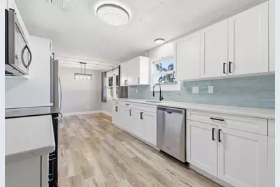 7198 121st Way N, Seminole, FL 33772 - Photo 9