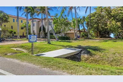 595 Triton Bend, Longboat Key, FL 34228 - Photo 11
