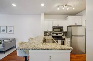 4211 Chatham Oak Ct, Tampa, FL 33624 - Photo 7