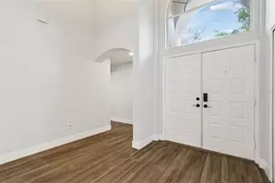 18154 Sandy Pointe Dr, Tampa, FL 33647 - Photo 9