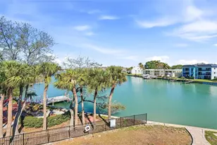 11901 Lagoon Ln, Treasure Island, FL 33706 - Photo 27