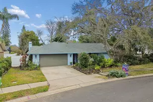 606 Grovewood Ln, Largo, FL 33770 - Photo 1