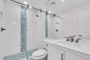 9755 Harrell Ave, Treasure Island, FL 33706 - Photo 15