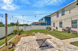313 Shell Manor Dr, Ruskin, FL 33570 - Photo 5