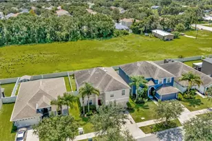 313 Shell Manor Dr, Ruskin, FL 33570 - Photo 9