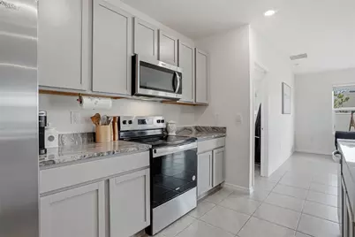 31019 Penny Surf Loop, Wesley Chapel, FL 33545 - Photo 7