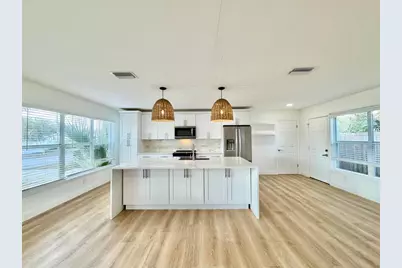 1101 46th Street N, Saint Petersburg, FL 33713 - Photo 7