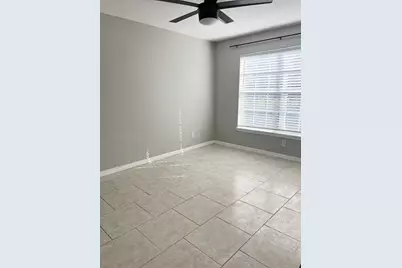 10200 Gandy Boulevard N #402, Saint Petersburg, FL 33702 - Photo 9