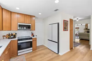 6906 Valrie Ln, Riverview, FL 33569 - Photo 7