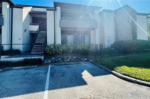 10265 Gandy Blvd N, Saint Petersburg, FL 33702 - Photo 1