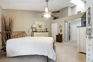 10482 St Tropez Pl, Tampa, FL 33615 - Photo 17