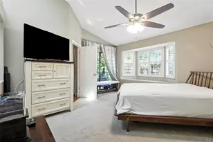 10482 St Tropez Pl, Tampa, FL 33615 - Photo 15