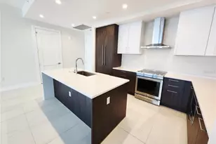 275 1st Ave S, Saint Petersburg, FL 33701 - Photo 5