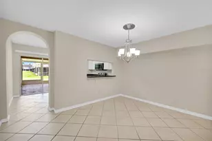 632 Kensington Lake Cir, Brandon, FL 33511 - Photo 11