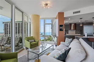 175 1st St S, Saint Petersburg, FL 33701 - Photo 1