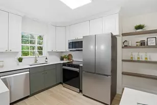 309 84th Ave NE, Saint Petersburg, FL 33702 - Photo 11