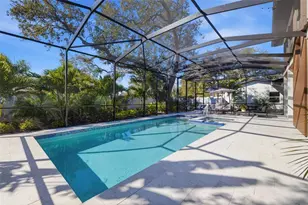 639 43rd Ave N, Saint Petersburg, FL 33703 - Photo 17