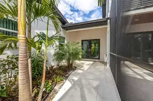 639 43rd Ave N, Saint Petersburg, FL 33703 - Photo 51