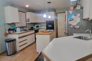 585 E Foresthill Pl, Hernando, FL 34442 - Photo 9