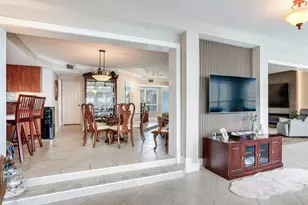 210 Dolphin Point, Clearwater Beach, FL 33767 - Photo 23