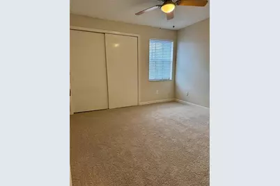 3819 N Oak Drive #I42, Tampa, FL 33611 - Photo 7