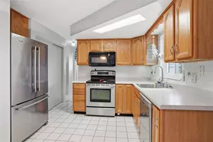 9842 Richwood Ln, Port Richey, FL 34668 - Photo 11